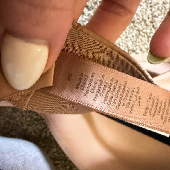 SKIMS Smoothing Intimates Full Coverage Bra 38C - Picture 5 of 7